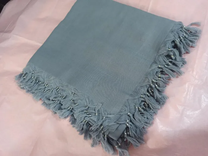 מרובעת אפור דגם חרוז.