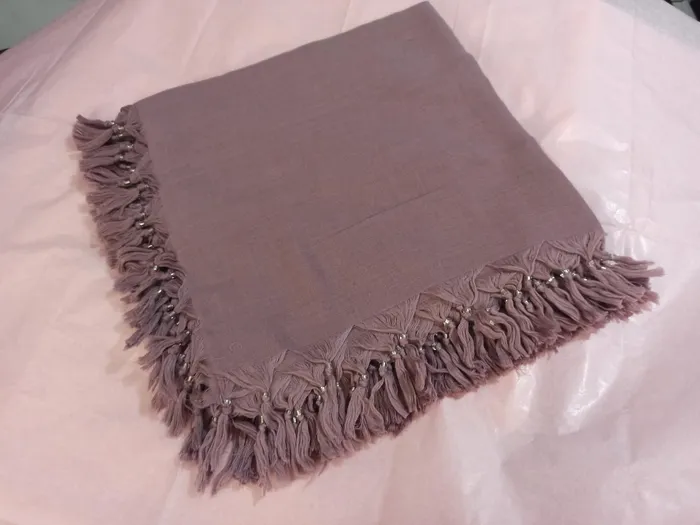 מרובעת סגלגל דגם חרוז.